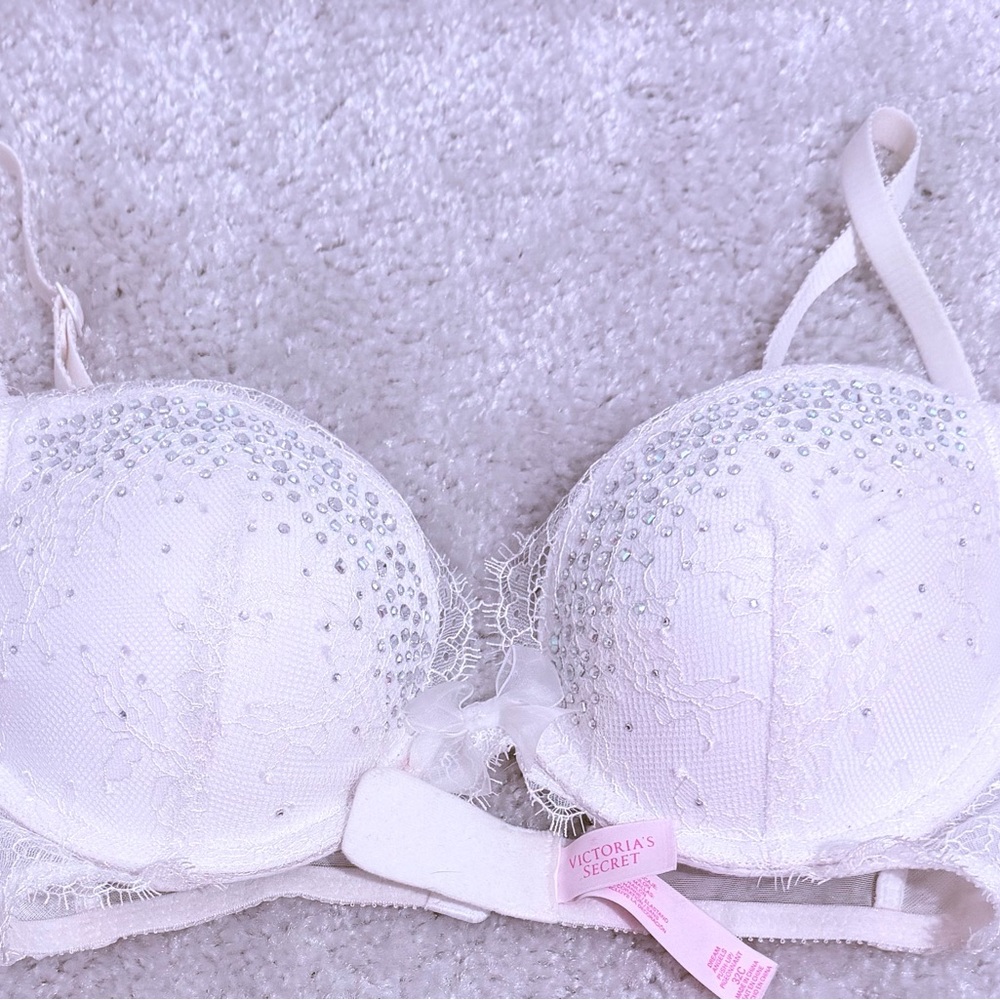 Victoria's Secret White Lace Rhinestone Push-Up Bra